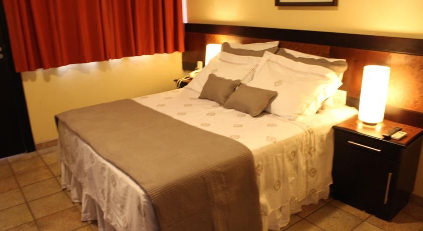Hotel Dom Henrique Timóteo Extérieur photo