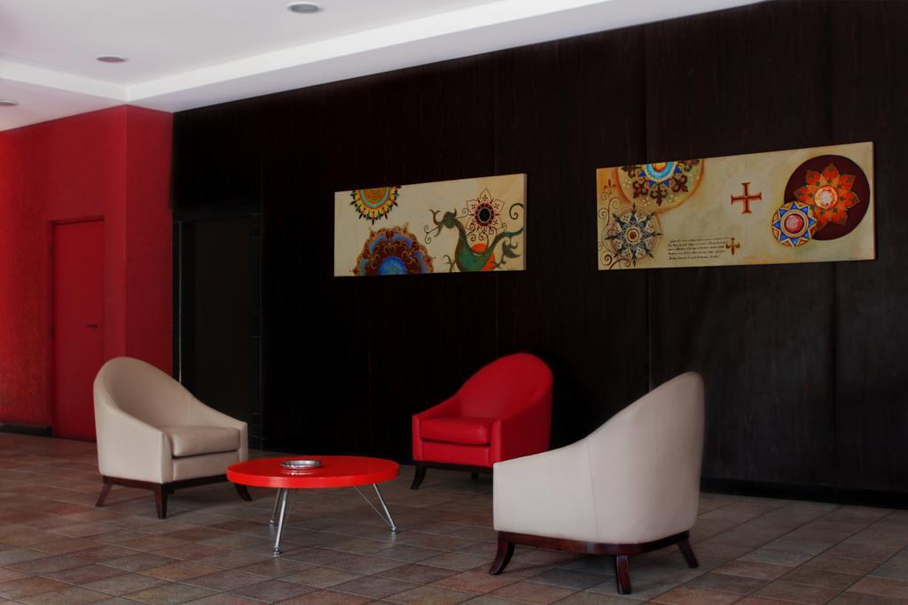Hotel Dom Henrique Timóteo Extérieur photo