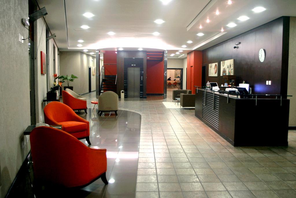 Hotel Dom Henrique Timóteo Extérieur photo