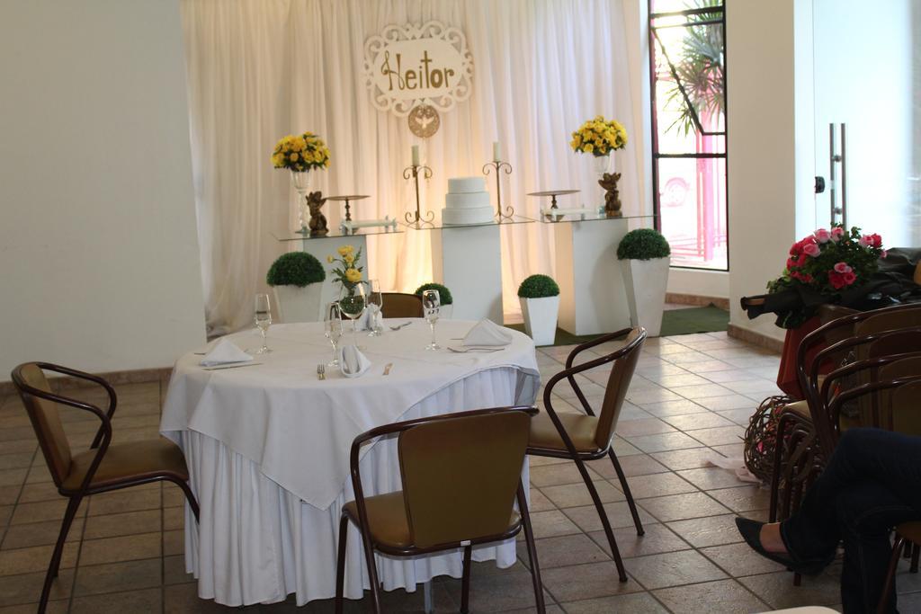 Hotel Dom Henrique Timóteo Extérieur photo