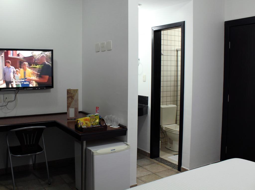 Hotel Dom Henrique Timóteo Extérieur photo