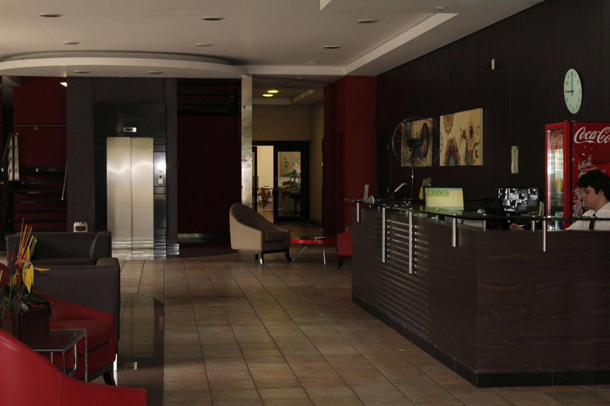Hotel Dom Henrique Timóteo Extérieur photo