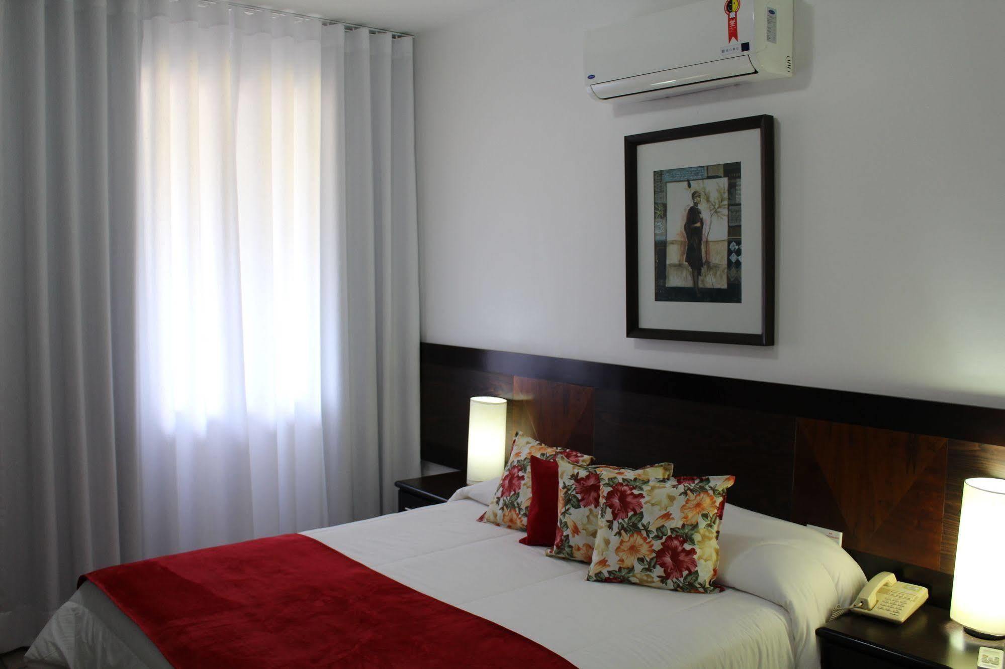 Hotel Dom Henrique Timóteo Extérieur photo